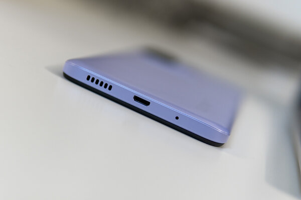Рейтинг лучших бюджетных смартфонов до 10 000 рублей: какой купить в марте 2024 — 4. Xiaomi Redmi 12C (4/128 ГБ). 3